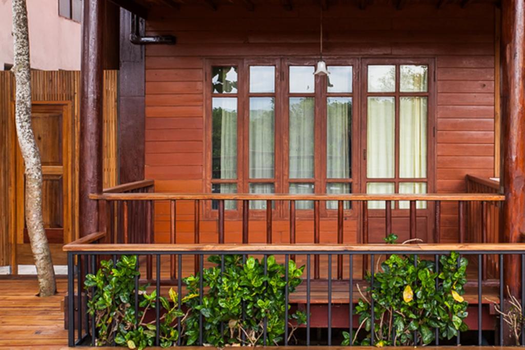 Riverhouse-The Teak House Мае Сарианг Экстерьер фото