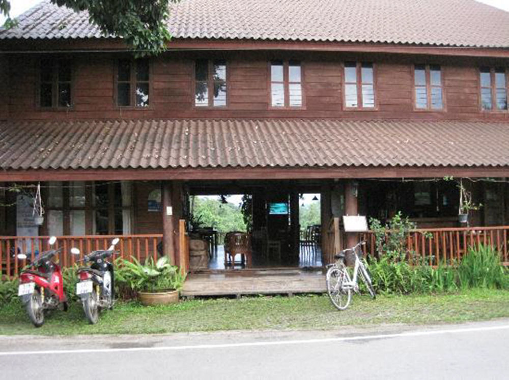 Riverhouse-The Teak House Мае Сарианг Экстерьер фото